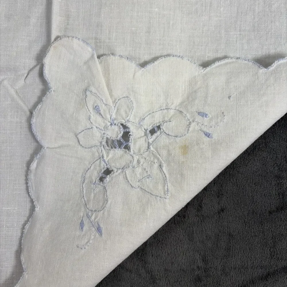 Vintage Cloth Napkins White/Blue Floral Corner Embroidery Scalloped Edge (8)